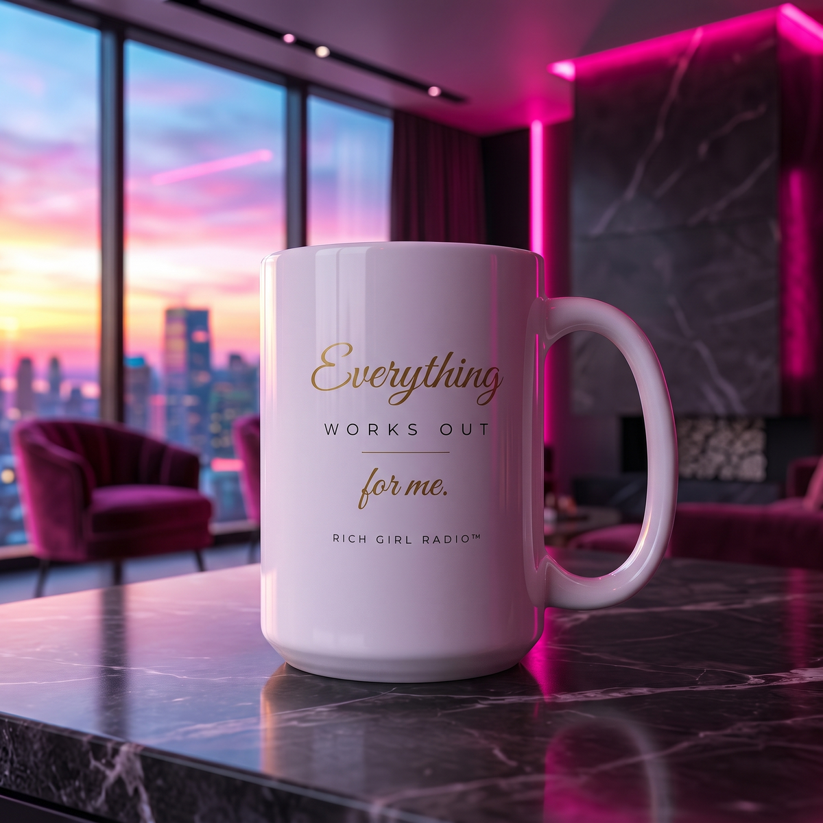 15oz Mug — "Everything Works Out for Me" Inspirational Coffee Cup (Gold Script)